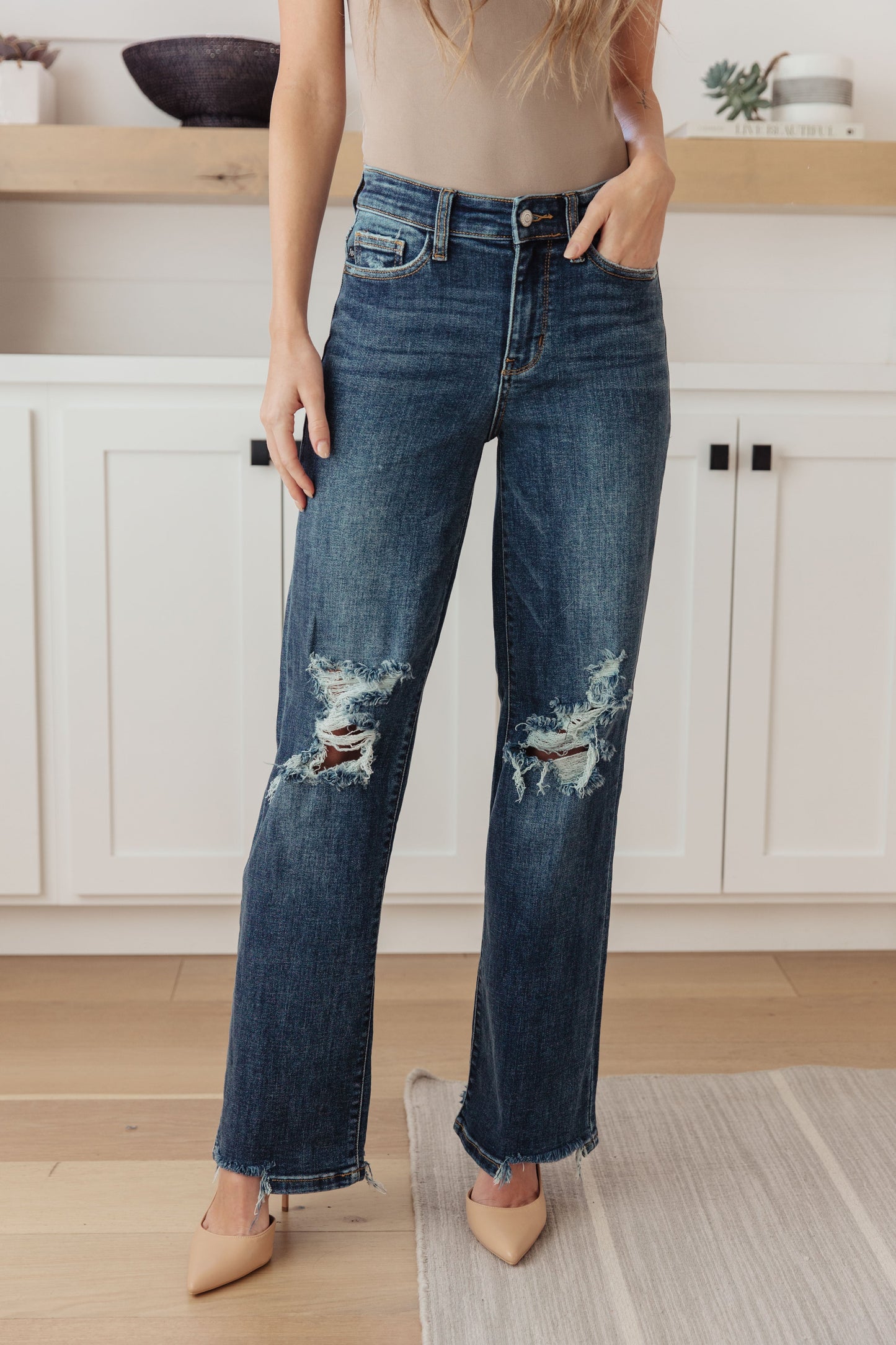 Judy Blue - High Rise 90's Straight Jeans in Dark Wash